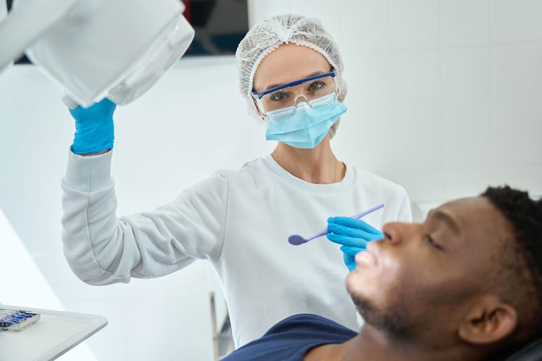 La Importancia de Visitar Regularmente al Dentista